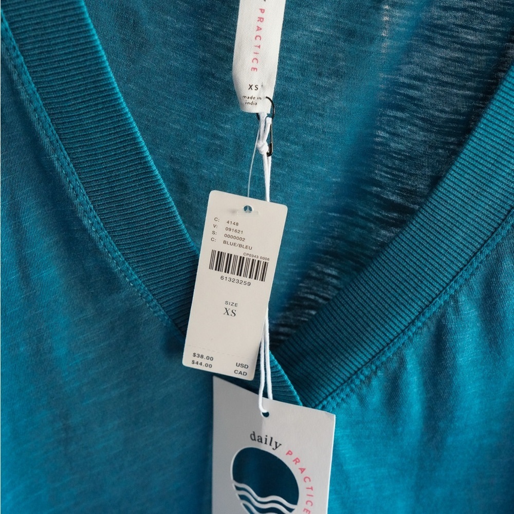 NWT DAILY PRACTICE Sleeveless V-Neck Yoga Top​ - Picture 6 of 9